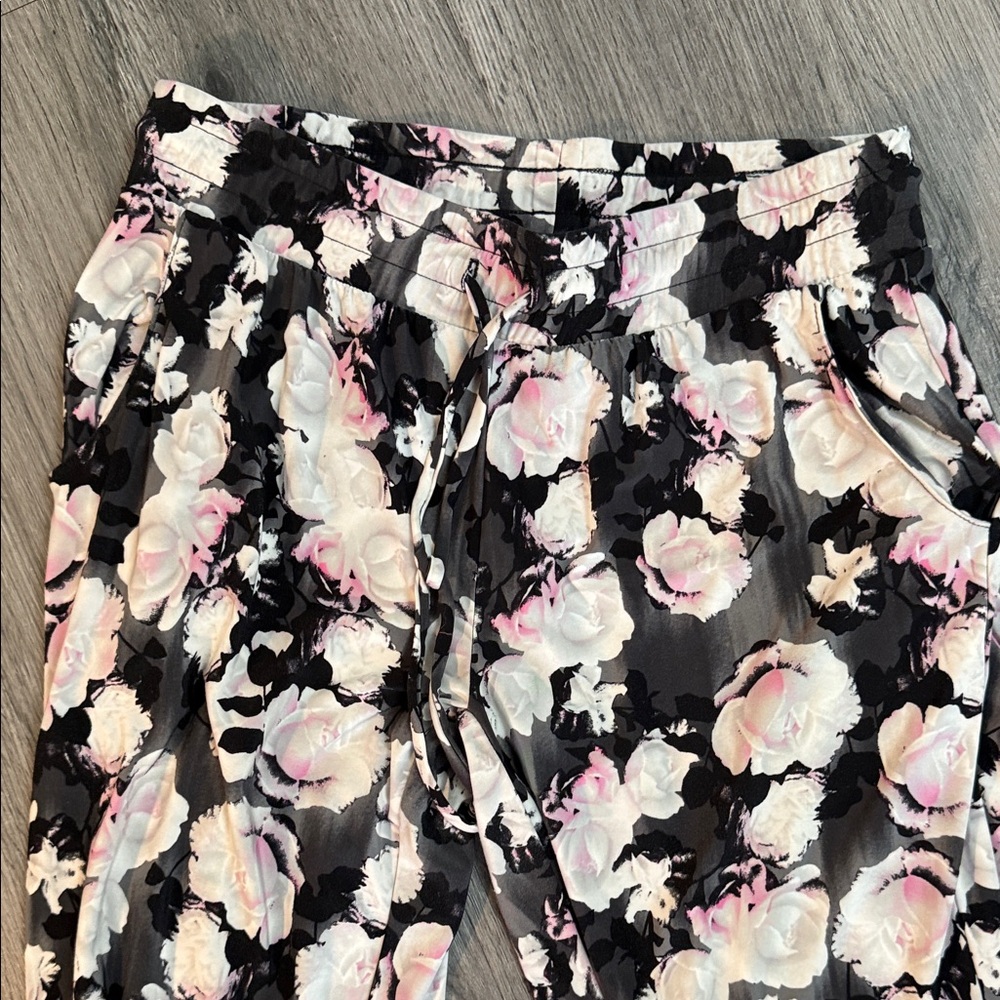 Floral Print leggings Pants EUC - Picture 4 of 7